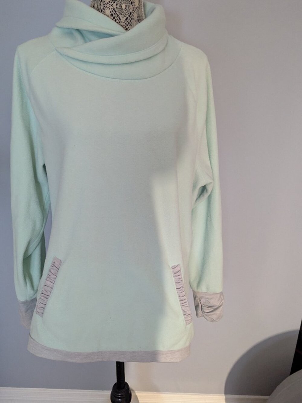 Old Navy very light, soft and warm sweater